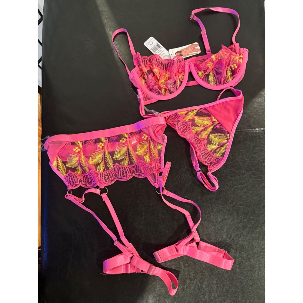 NWT Coquette Neon Pink Embroidered Bra/Thong/Garter Belt Lingerie Set Small